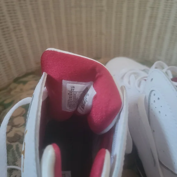 Jordan 6 White and Red Youth  Size 3Y - Picture 5 of 5